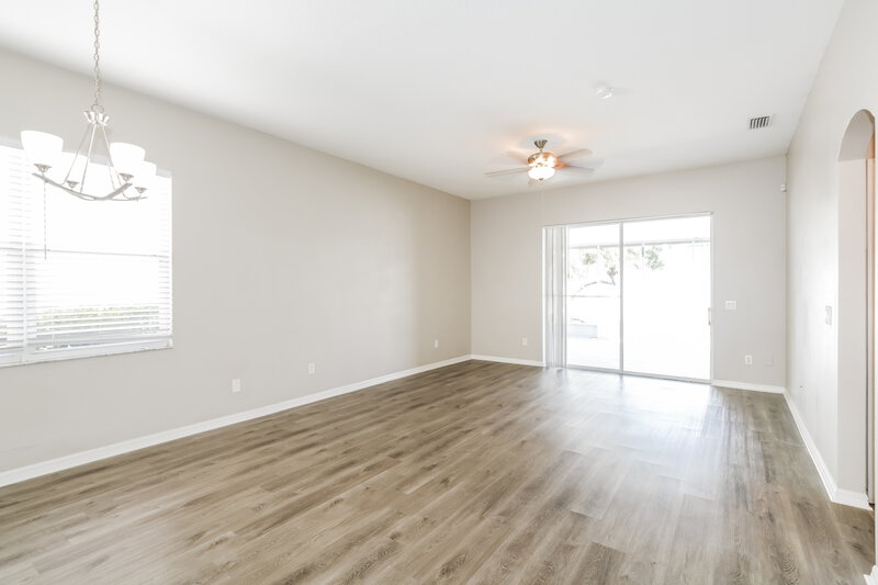 2,245/Mo, 34627 Smart Dr Zephyrhills, FL 33541 Family Room View