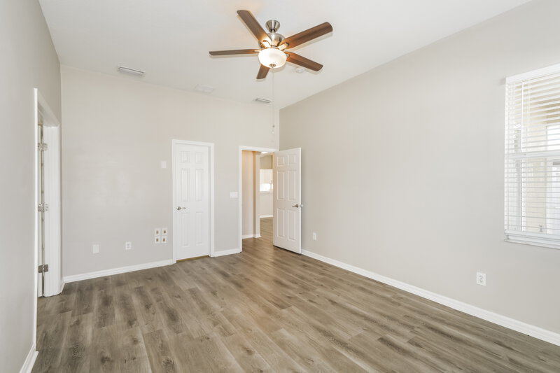 2,245/Mo, 34627 Smart Dr Zephyrhills, FL 33541 Main Bedroom View 2