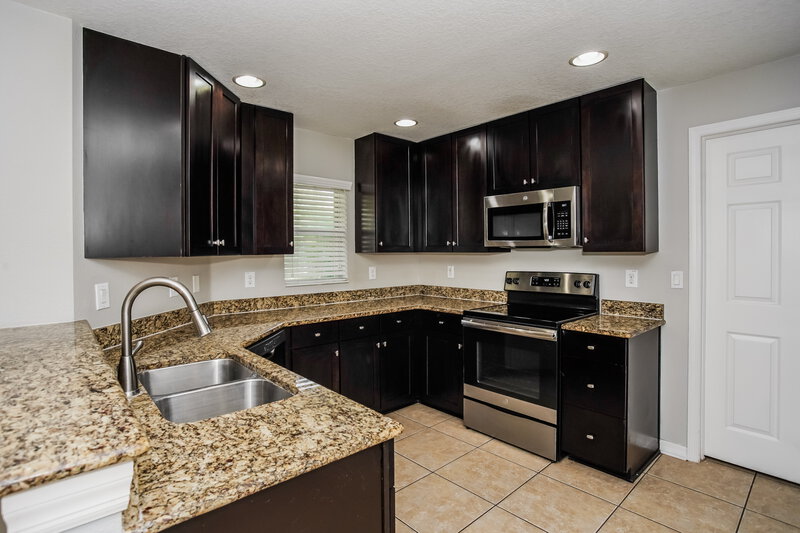 2,175/Mo, 7603 Forest Mere Dr Riverview, FL 33578 Kitchen View