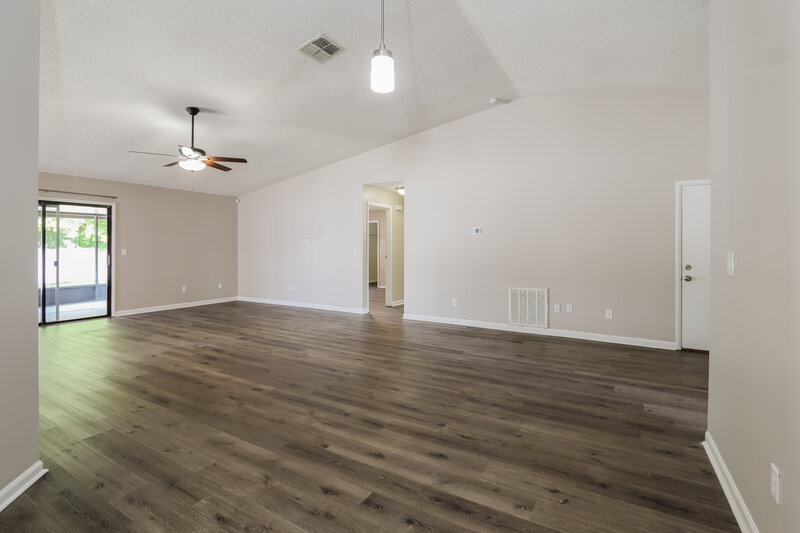 2,200/Mo, 7748 McPherson Dr New Port Richey, FL 34653 Living Room View 2