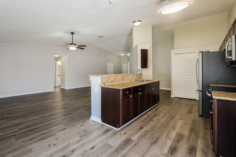 2,200/Mo, 7748 McPherson Dr New Port Richey, FL 34653 Dining Room View