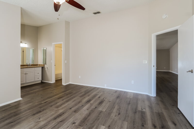 2,200/Mo, 7748 McPherson Dr New Port Richey, FL 34653 Main Bedroom View 2