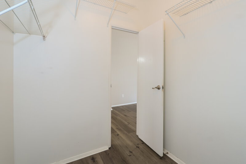 2,200/Mo, 7748 McPherson Dr New Port Richey, FL 34653 Walk In Closet View