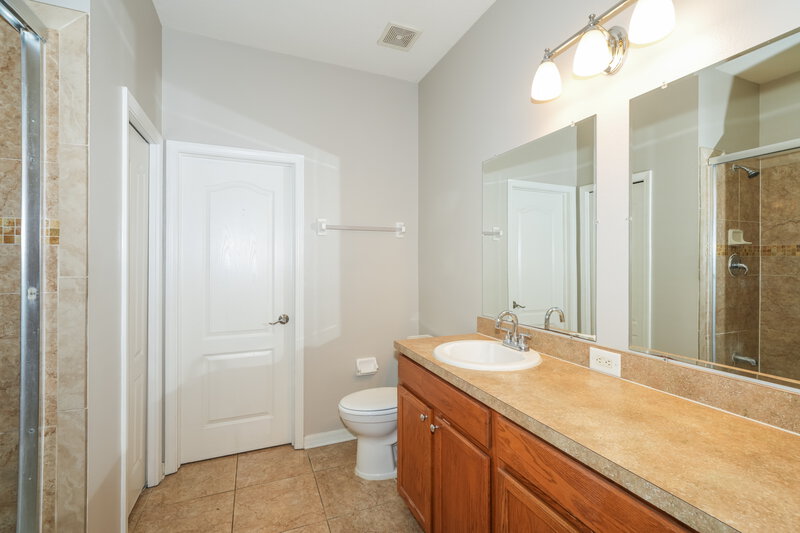 2,440/Mo, 8226 Summer Wood Ln Riverview, FL 33578 Main Bathroom View