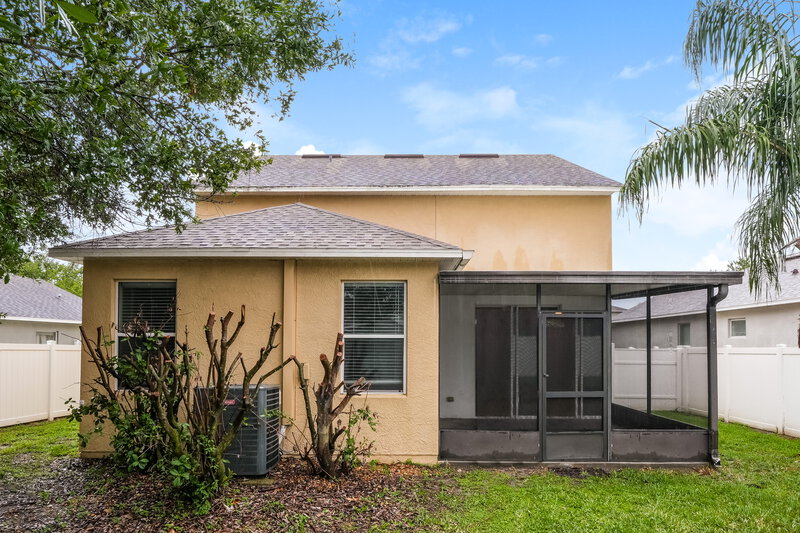 2,440/Mo, 8226 Summer Wood Ln Riverview, FL 33578 Rear View