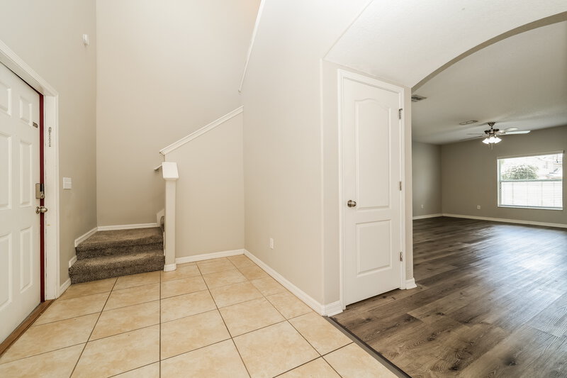 2,275/Mo, 6402 Trent Creek Drive Ruskin, FL 33573 Foyer View