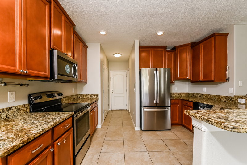2,255/Mo, 6402 Trent Creek Drive Ruskin, FL 33573 Kitchen View