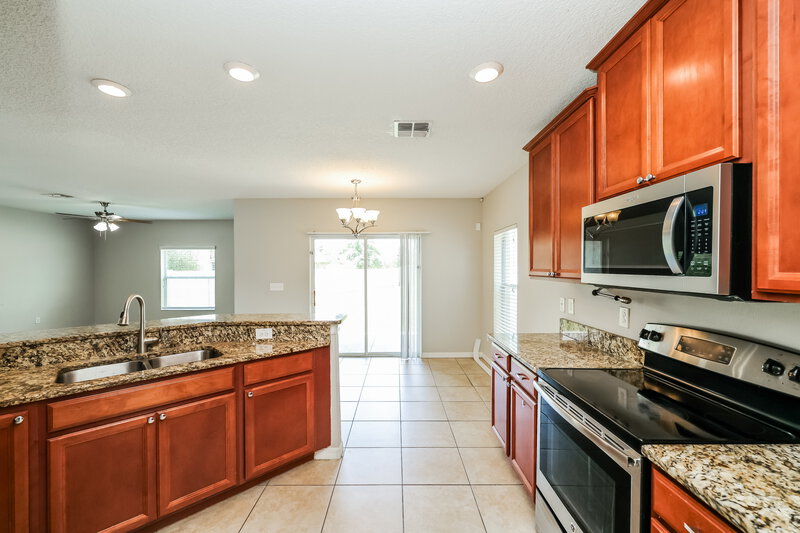 2,275/Mo, 6402 Trent Creek Drive Ruskin, FL 33573 Kitchen View