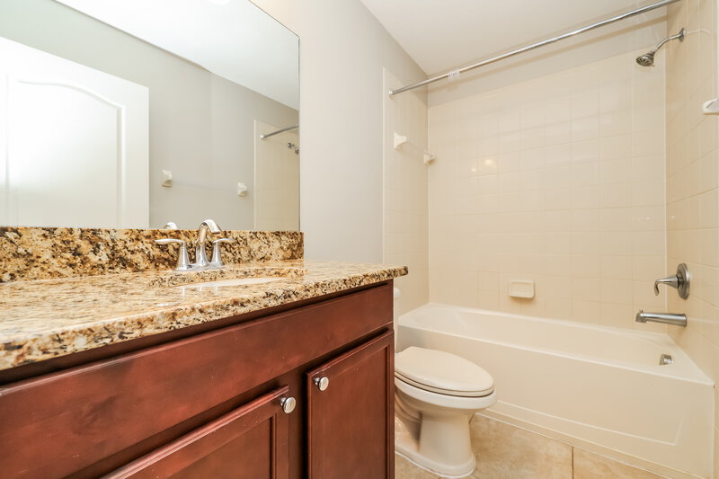 2,275/Mo, 6402 Trent Creek Drive Ruskin, FL 33573 Bathroom View