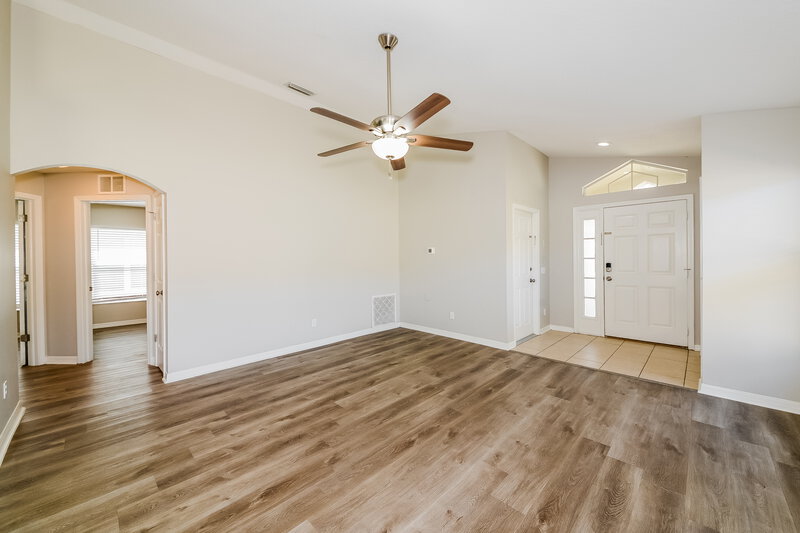 1,985/Mo, 1417 Delano Trent St Ruskin, FL 33570 Living Room View 2