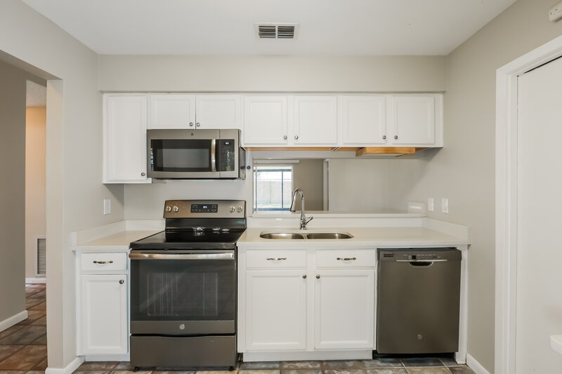 2,010/Mo, 1717 Cinnabar Ct Brandon, FL 33510 Kitchen View