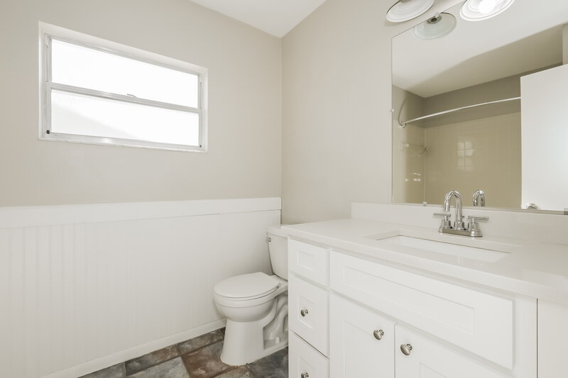 2,010/Mo, 1717 Cinnabar Ct Brandon, FL 33510 Bathroom View