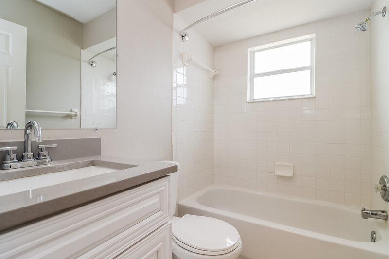 2,185/Mo, 8403 Yearling Ln New Port Richey, FL 34653 Bathroom View