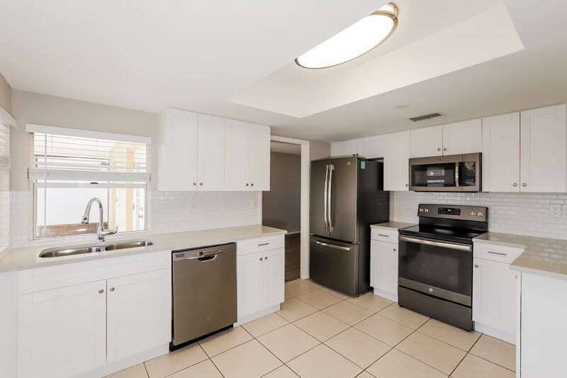 2,205/Mo, 4538 Swallowtail Drive New Port Richey, FL 34653 Kitchen View 2