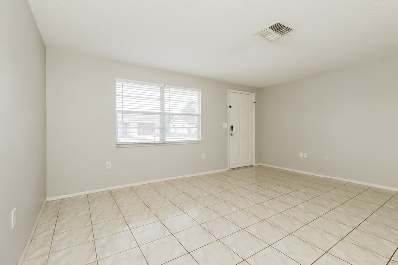 1,735/Mo, 7921 Eugene Dr Port Richey, FL 34668 Living Room View 2