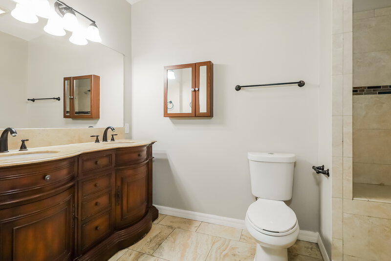 1,735/Mo, 7921 Eugene Dr Port Richey, FL 34668 Main Bathroom View