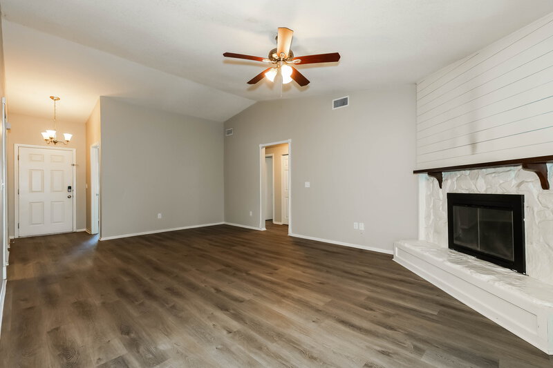 2,210/Mo, 747 Climate Dr Brandon, FL 33511 Living Room View 2