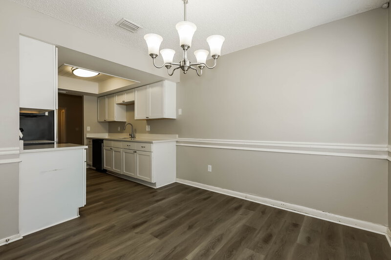 2,210/Mo, 747 Climate Dr Brandon, FL 33511 Dining Room View 2