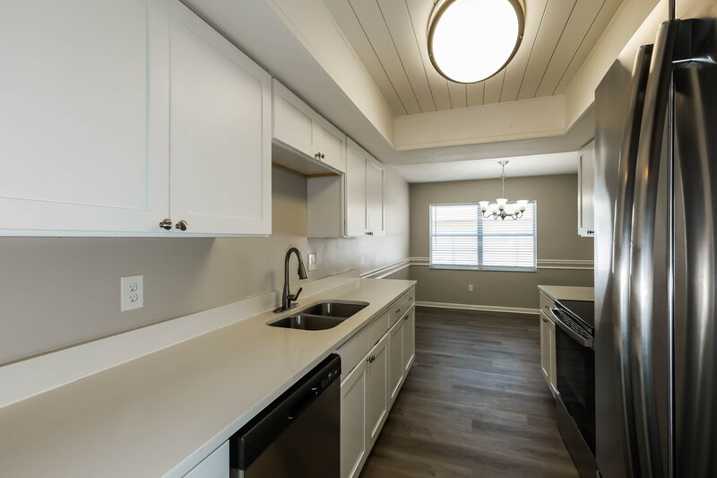 2,210/Mo, 747 Climate Dr Brandon, FL 33511 Kitchen View