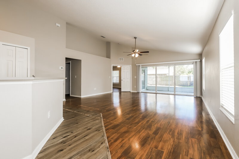 2,115/Mo, 12708 Bramfield Dr Riverview, FL 33579 Living Room View