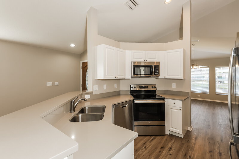2,115/Mo, 12708 Bramfield Dr Riverview, FL 33579 Kitchen View
