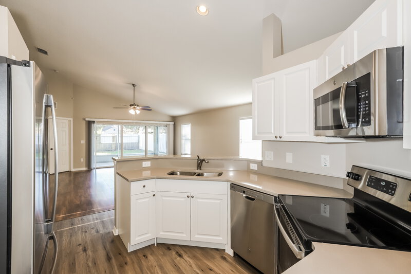 2,115/Mo, 12708 Bramfield Dr Riverview, FL 33579 Kitchen View 2