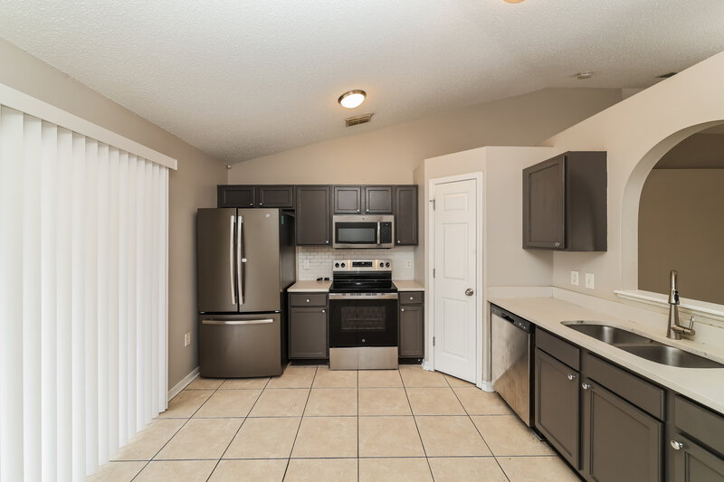 2,170/Mo, 11436 Ivy Flower Loop Riverview, FL 33578 Kitchen View