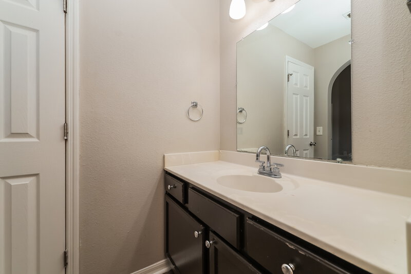 2,170/Mo, 11436 Ivy Flower Loop Riverview, FL 33578 Main Bathroom View