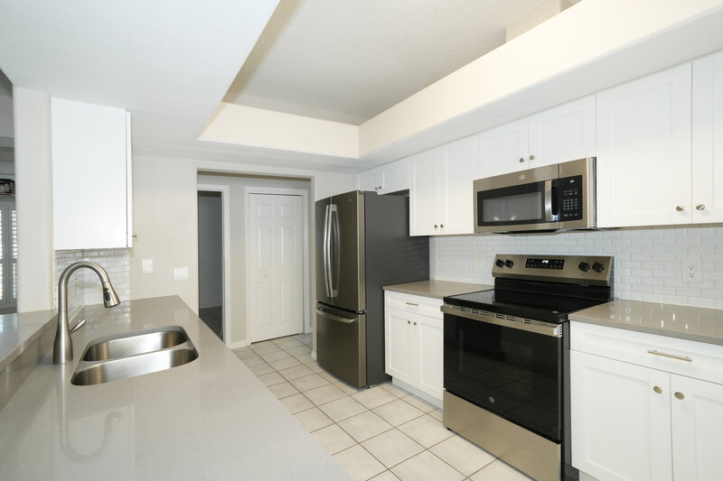 2,300/Mo, 4806 Spring Side Drive New Port Richey, FL 34653 Kitchen View