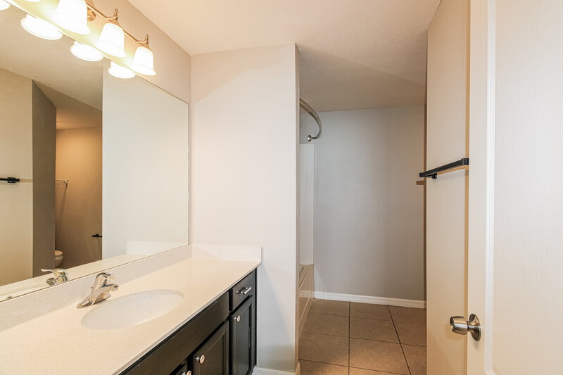 1,855/Mo, 4176 High Ridge Ave Spring Hill, FL 34609 Main Bathroom View