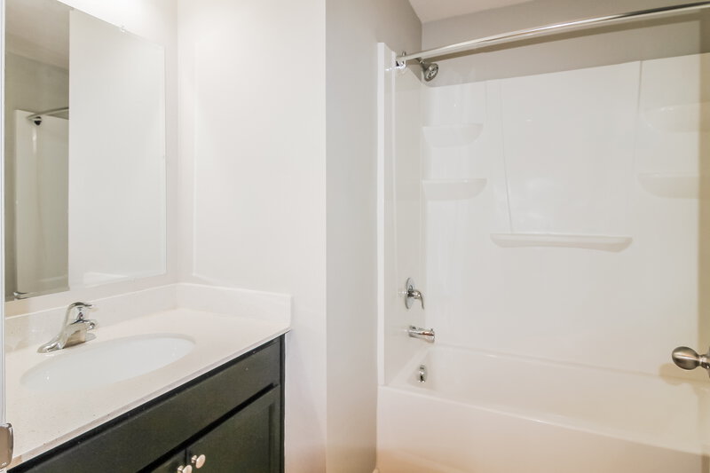 1,870/Mo, 12902 Keefer Ct Spring Hill, FL 34609 Bathroom View