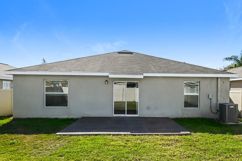 1,970/Mo, 8108 Cherry Branch Dr Ruskin, FL 33573 Rear View