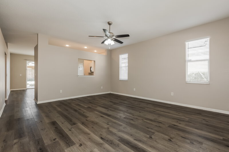 2,260/Mo, 11117 Newbridge Dr Riverview, FL 33579 Living Room View 2