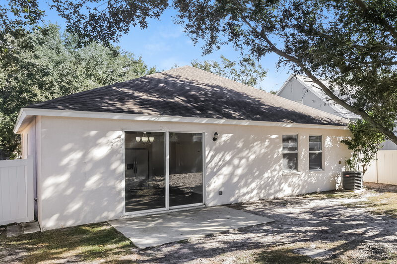 2,260/Mo, 11117 Newbridge Dr Riverview, FL 33579 Rear View