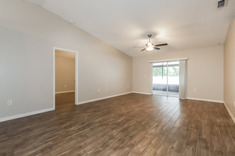 2,065/Mo, 6201 Venezia Pl Riverview, FL 33578 Living Room View