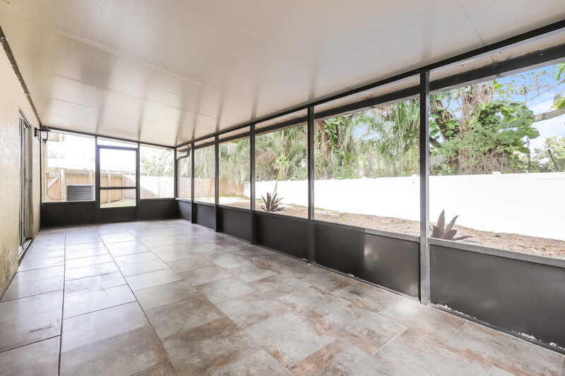 2,065/Mo, 6201 Venezia Pl Riverview, FL 33578 Screen Porch View