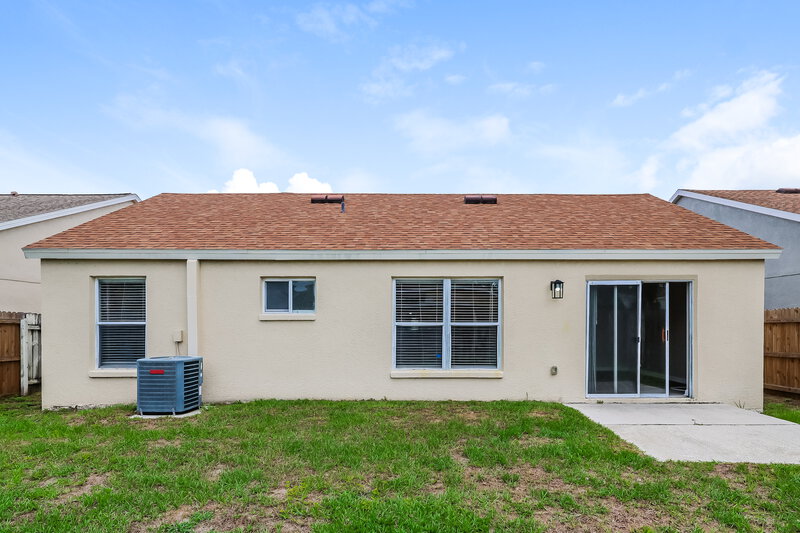 2,200/Mo, 12219 Dawn Vista Dr Riverview, FL 33578 Rear View