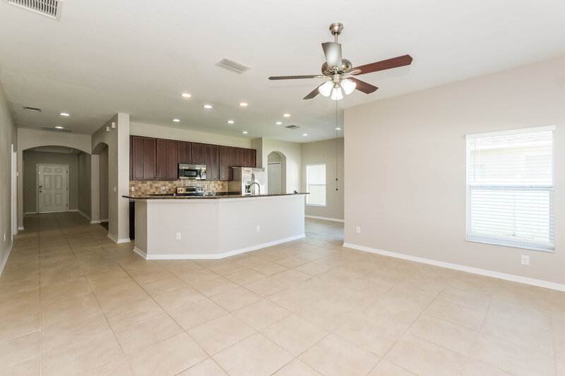 2,120/Mo, 1807 Bonita Bluff Ct Ruskin, FL 33570 Living Room View 2