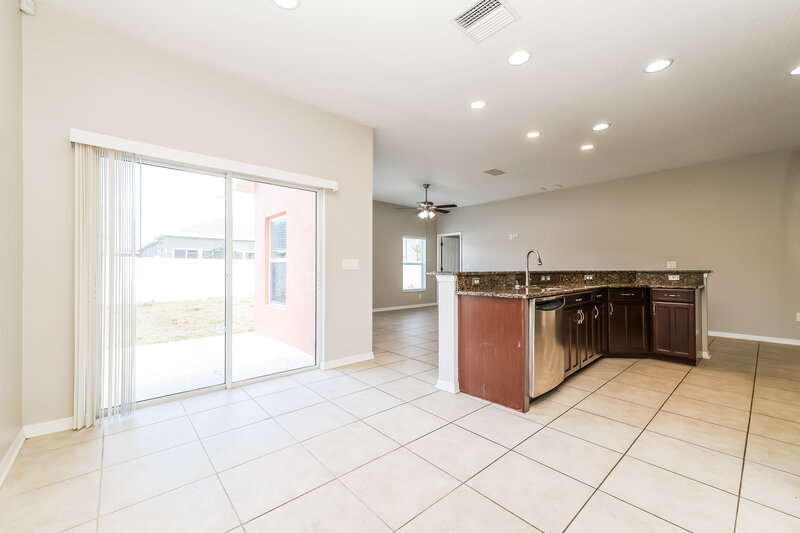 2,120/Mo, 1807 Bonita Bluff Ct Ruskin, FL 33570 Breakfast Nook View