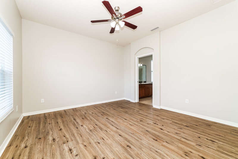 2,120/Mo, 1807 Bonita Bluff Ct Ruskin, FL 33570 Main Bedroom View