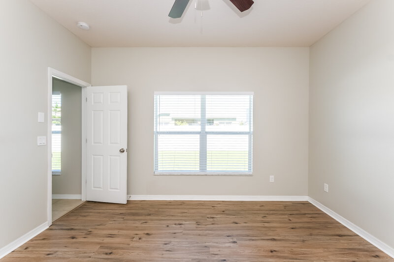 2,120/Mo, 1807 Bonita Bluff Ct Ruskin, FL 33570 Main Bedroom View 2