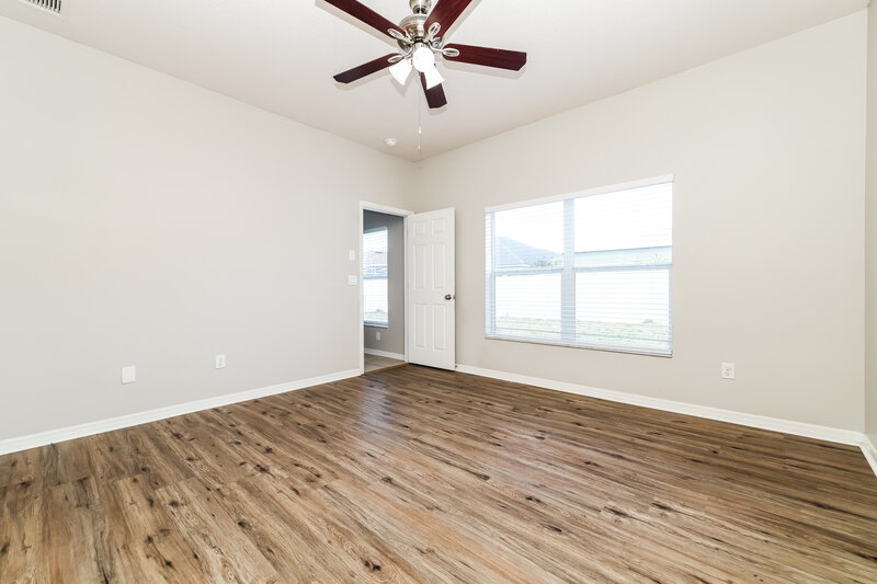 2,120/Mo, 1807 Bonita Bluff Ct Ruskin, FL 33570 Main Bedroom View 2