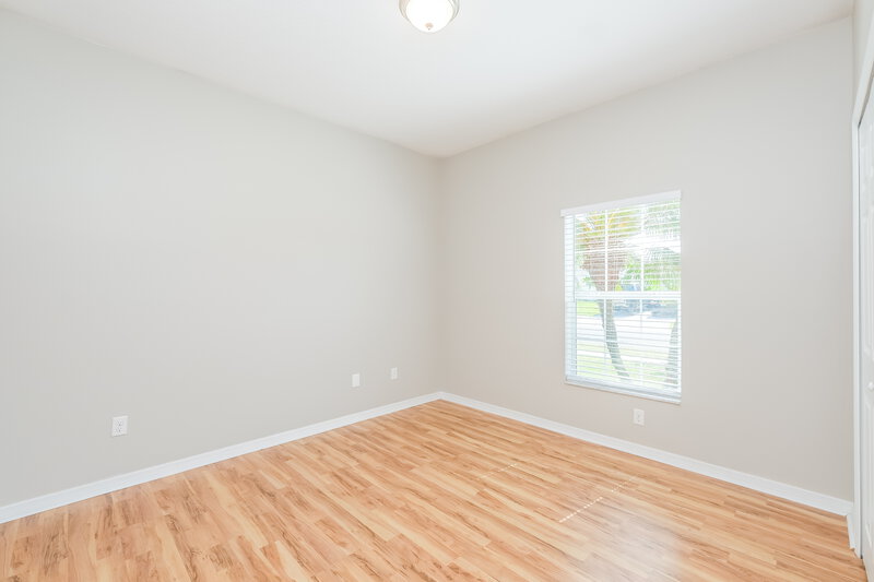 2,120/Mo, 1807 Bonita Bluff Ct Ruskin, FL 33570 Bedroom View 2