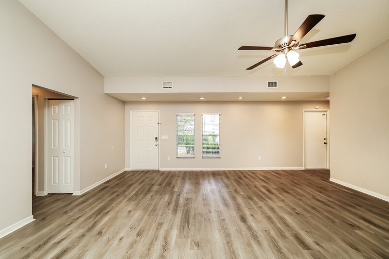 2,200/Mo, 1828 Craven Drive Seffner, FL 33584 Living Room View