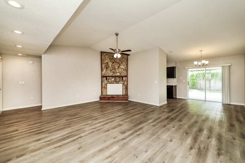 2,200/Mo, 1828 Craven Drive Seffner, FL 33584 Living Room View 2