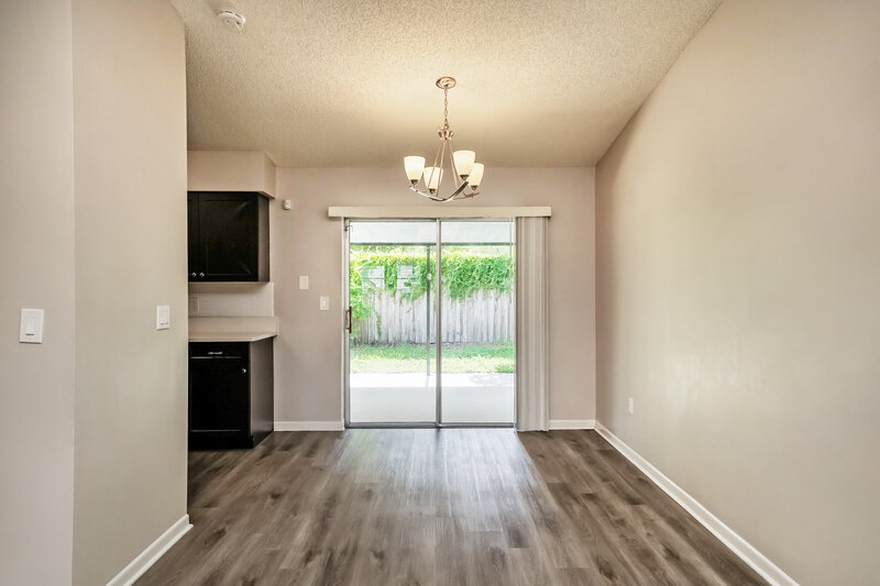2,200/Mo, 1828 Craven Drive Seffner, FL 33584 Dining Room View