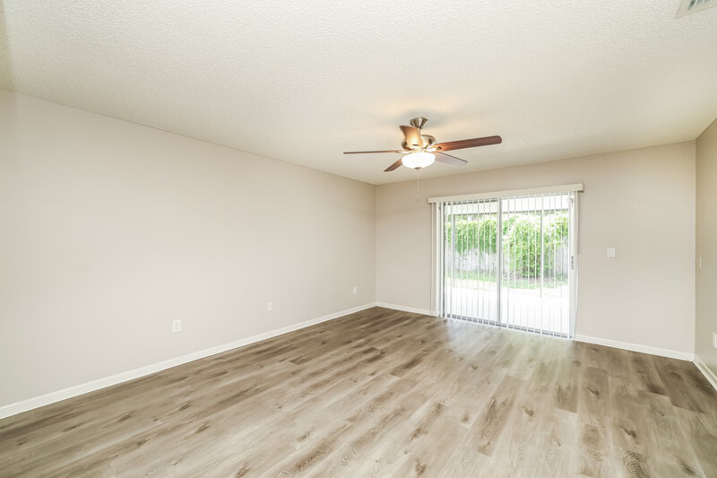 2,200/Mo, 1828 Craven Drive Seffner, FL 33584 Main Bedroom View