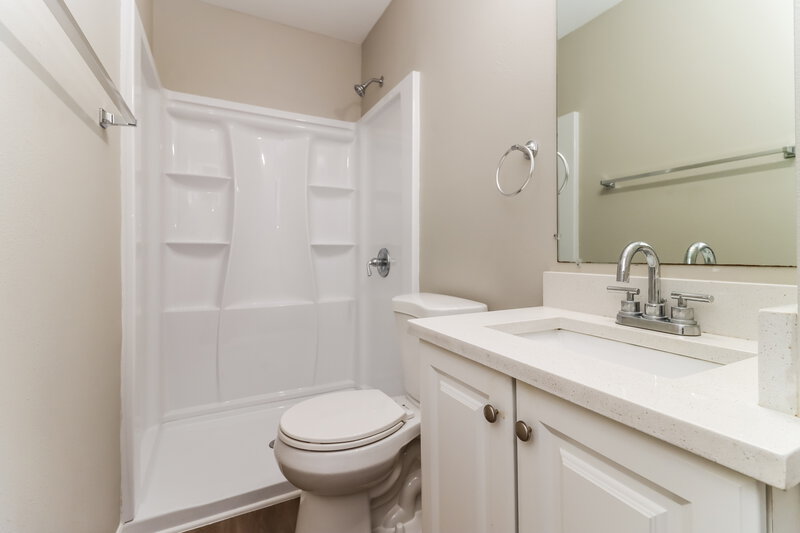 4,220/Mo, 5615 Larimer Dr Tampa, FL 33615 Bathroom View