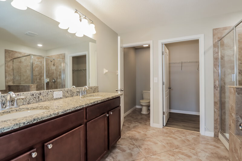 2,370/Mo, 12322 Victarra Pl Trinity, FL 34655 Main Bathroom View