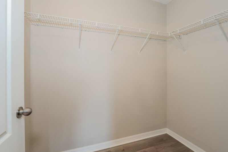 2,370/Mo, 12322 Victarra Pl Trinity, FL 34655 Walk In Closet View